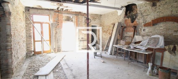 384m² Building in Bagnacavallo, Italy No. 289748 4