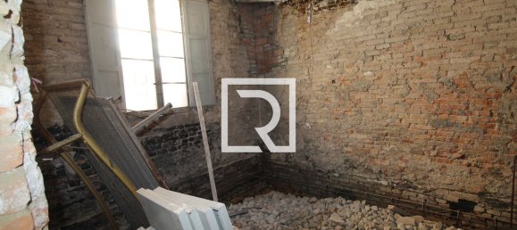 384m² Building in Bagnacavallo, Italy No. 289748 3