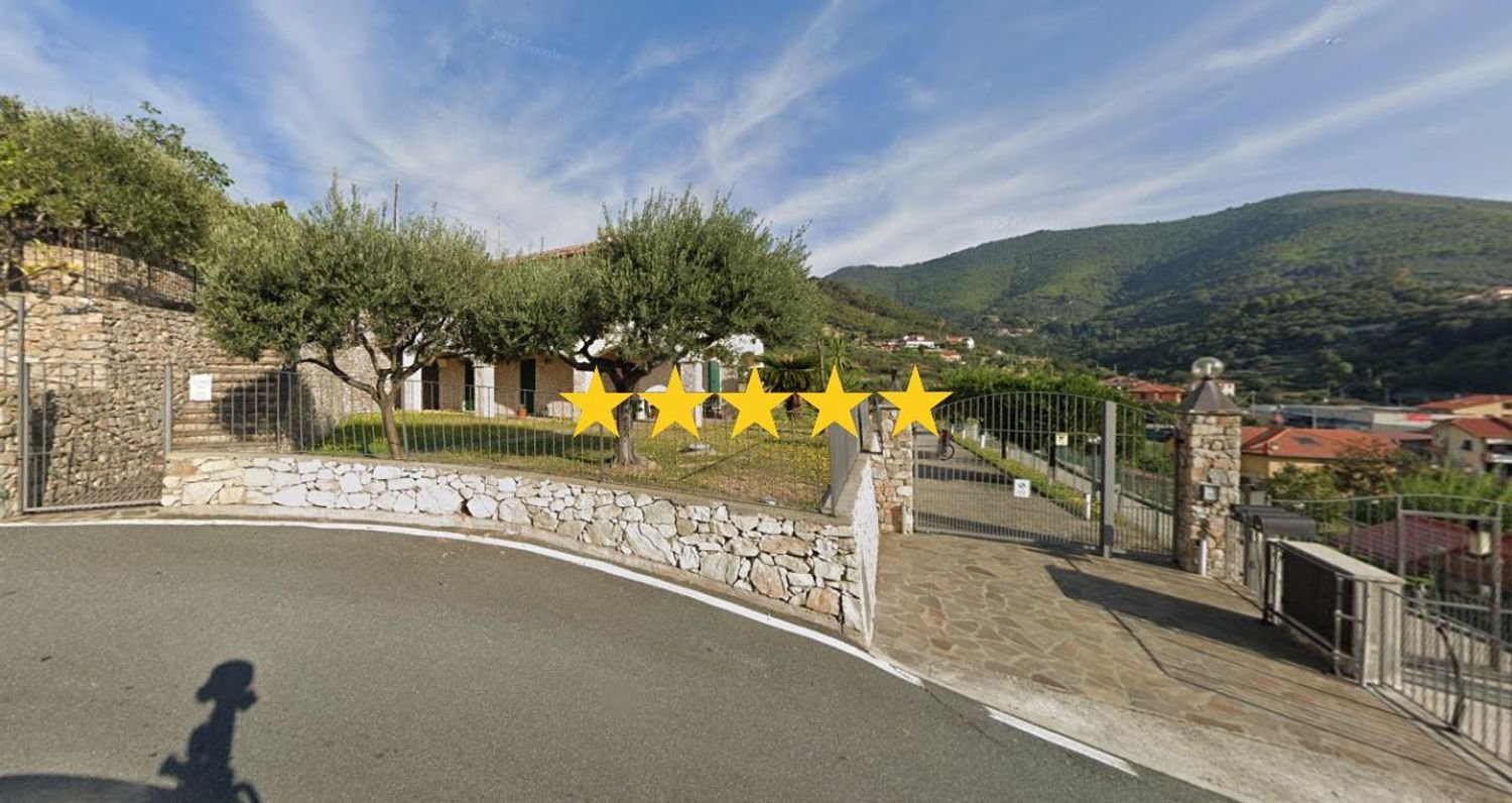 4غرفة شقة في Spotorno, Italy رقم 187354