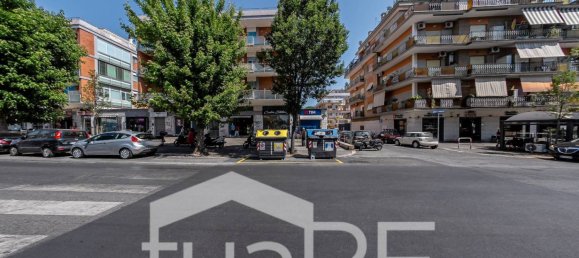 1 room Office in Rome, Italy No. 292183 3