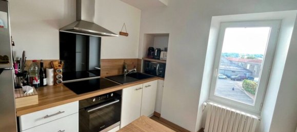 2 bedrooms Castles in Bressuire, France No. 357746 3