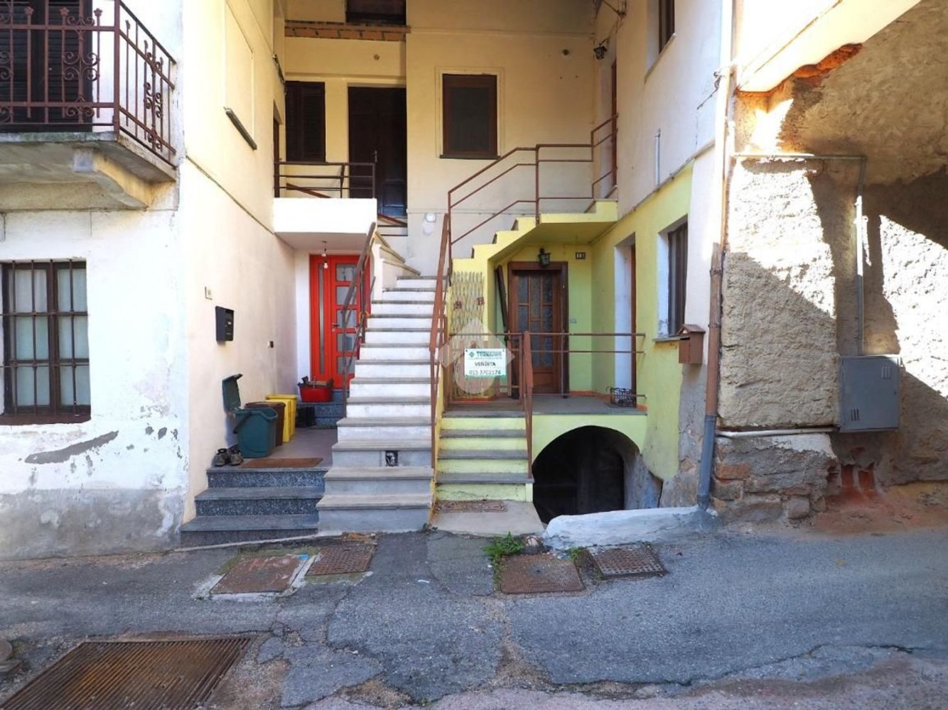 5 rooms House in Masserano, Italy No. 173965