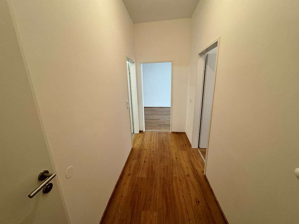 2 rooms Commercial property in Penzing, Austria No. 98184