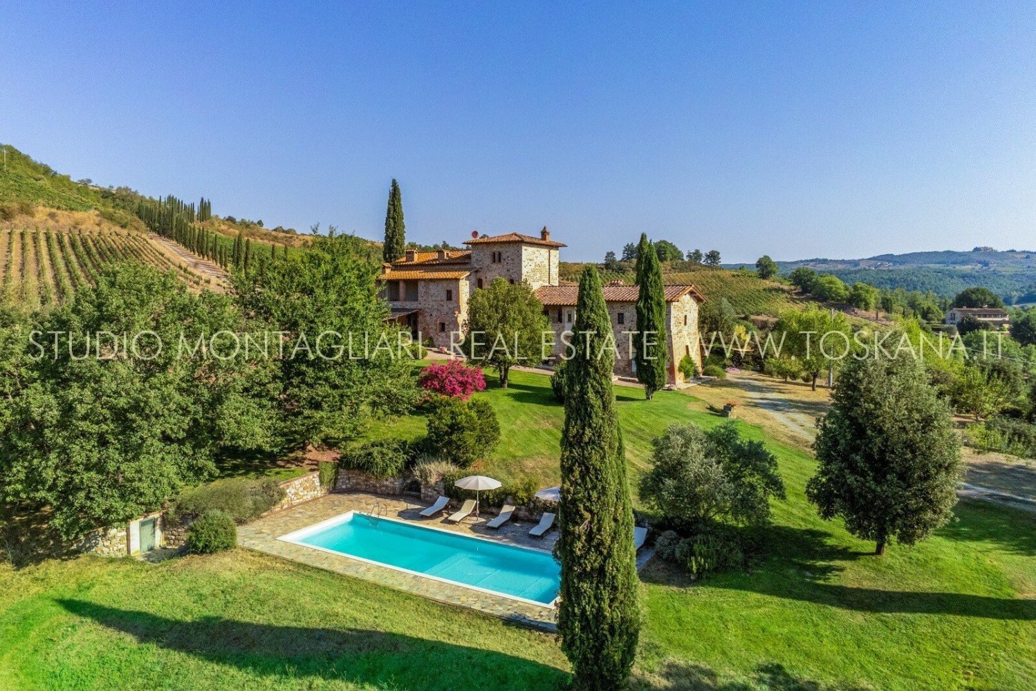  Castillos de 15 dormitorios en Castelnuovo Berardenga, Italy No. 57575