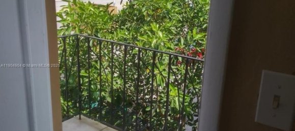 410.72m² Land for sale in Miami, Miami-Dade, Florida, USA № 614173 25