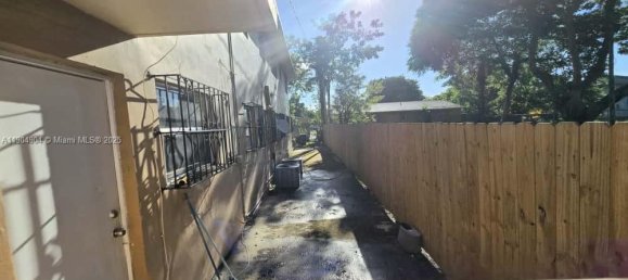 410.72m² Land for sale in Miami, Miami-Dade, Florida, USA № 614173 8