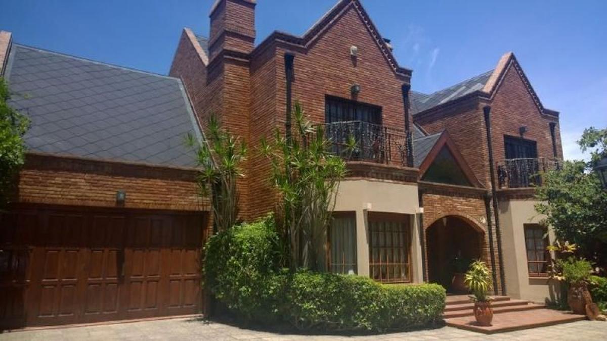 4 bedrooms House in General San Martin, Argentina No. 8015