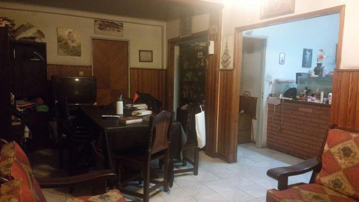 3 bedrooms House in Avellaneda, Argentina No. 12670