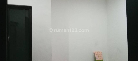 4 bedrooms House in Grogol Petamburan, Indonesia No. 1385 11