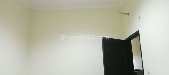 4 bedrooms House in Grogol Petamburan, Indonesia No. 1385 8