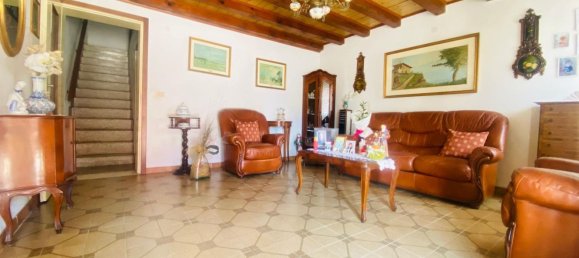 8 rooms Apartment in Isola Rizza, Italy No. 289401 3
