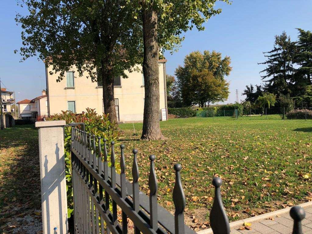 Вилла с 15 комнатами в Меоло, Италия № 72442