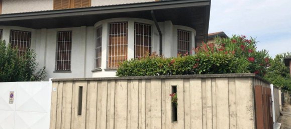 2 Schlafzimmer Villa in Garlasco, Italy, Nr. 303527 3