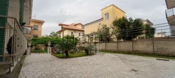 4 rooms Apartment in Giugliano in Campania, Italy No. 88353 6