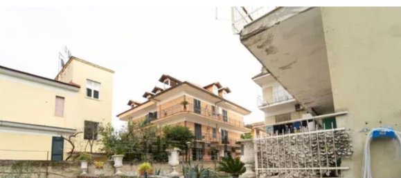 4 rooms Apartment in Giugliano in Campania, Italy No. 88353 3