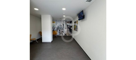 123m² Commercial property in Lisbon, Portugal No. 70214 12