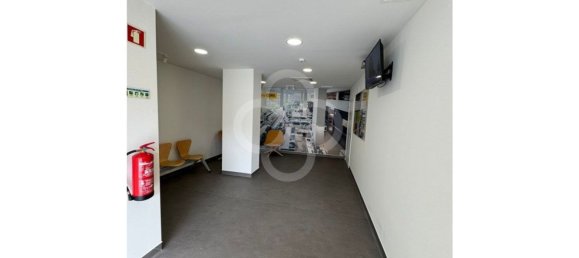 123m² Commercial property in Lisbon, Portugal No. 70214 17