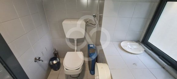 123m² Commercial property in Lisbon, Portugal No. 70214 16