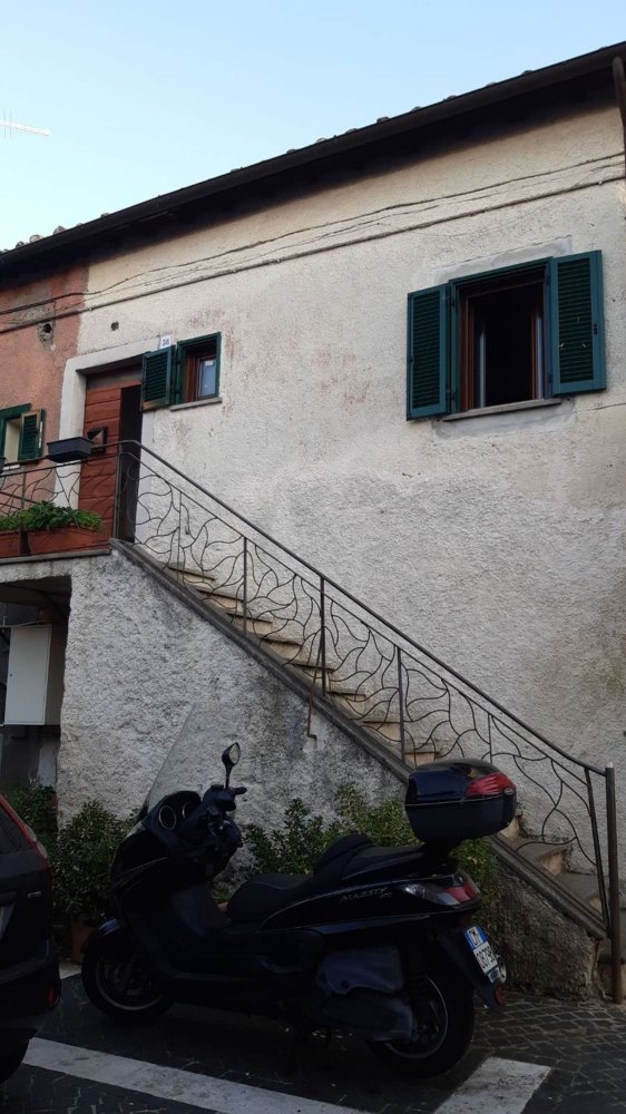 Apartamento de 2 habitaciónes en Monterosi, Italy No. 256336