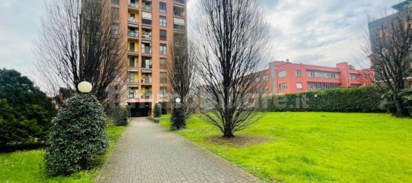 4 rooms Office in Milan, Italy No. 249323 4