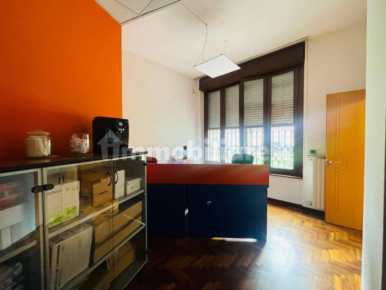 4 rooms Office in Milan, Italy No. 249323