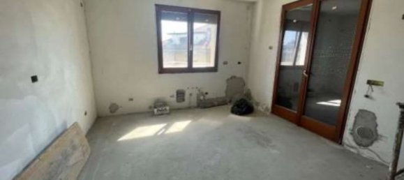 4غرفة شقة في Giussano, Italy رقم 8203 17