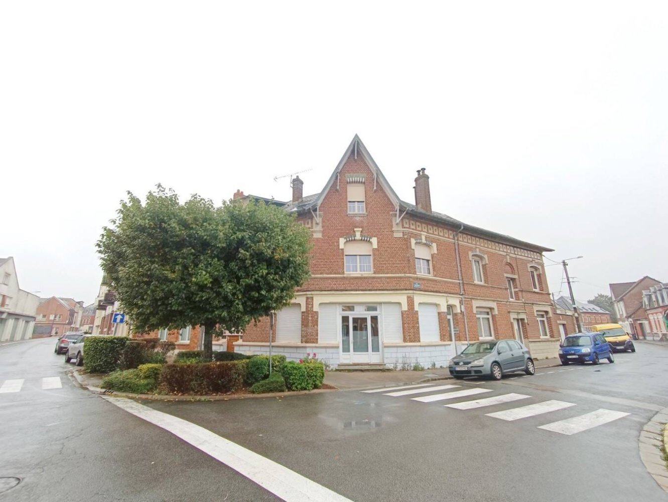 Gebäude in Albert, France 203m², Nr. 88618