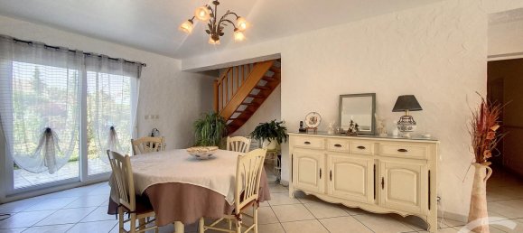 Дом с 13 спальнями в Перне, Франция № 65854 3