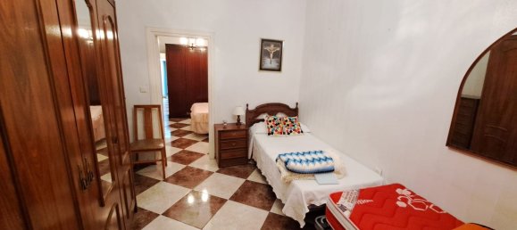Apartamento de 4 dormitorios en Cádiz, Spain No. 170946 15