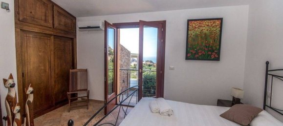 Villa de 4 dormitorios en Trinità d'Agultu e Vignola, Italy No. 79432 36