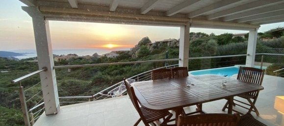 Villa de 4 dormitorios en Trinità d'Agultu e Vignola, Italy No. 79432 47