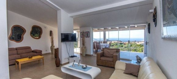 Villa de 4 dormitorios en Trinità d'Agultu e Vignola, Italy No. 79432 18