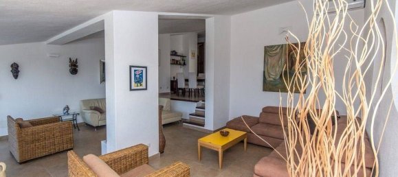 Villa de 4 dormitorios en Trinità d'Agultu e Vignola, Italy No. 79432 17