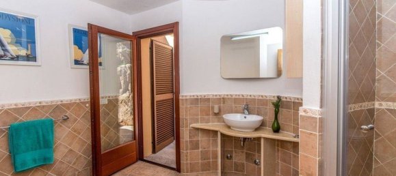 Villa de 4 dormitorios en Trinità d'Agultu e Vignola, Italy No. 79432 32