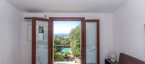 Villa de 4 dormitorios en Trinità d'Agultu e Vignola, Italy No. 79432 24