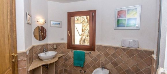 Villa de 4 dormitorios en Trinità d'Agultu e Vignola, Italy No. 79432 38
