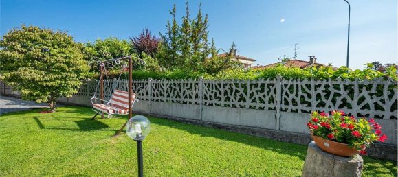 6 rooms House in Montano Lucino, Italy No. 10898 44