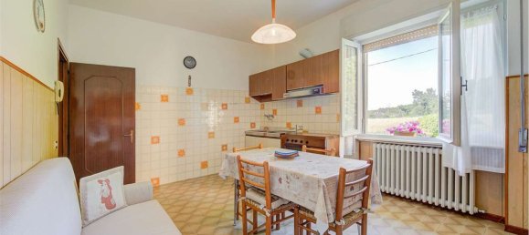6 rooms House in Montano Lucino, Italy No. 10898 12