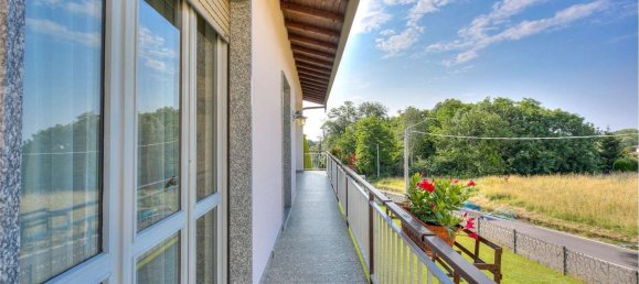 6 rooms House in Montano Lucino, Italy No. 10898 33