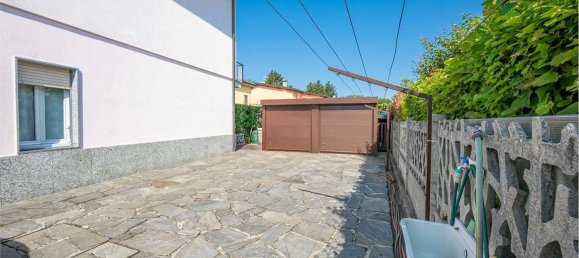 6 rooms House in Montano Lucino, Italy No. 10898 48