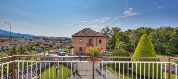 6 rooms House in Montano Lucino, Italy No. 10898 29