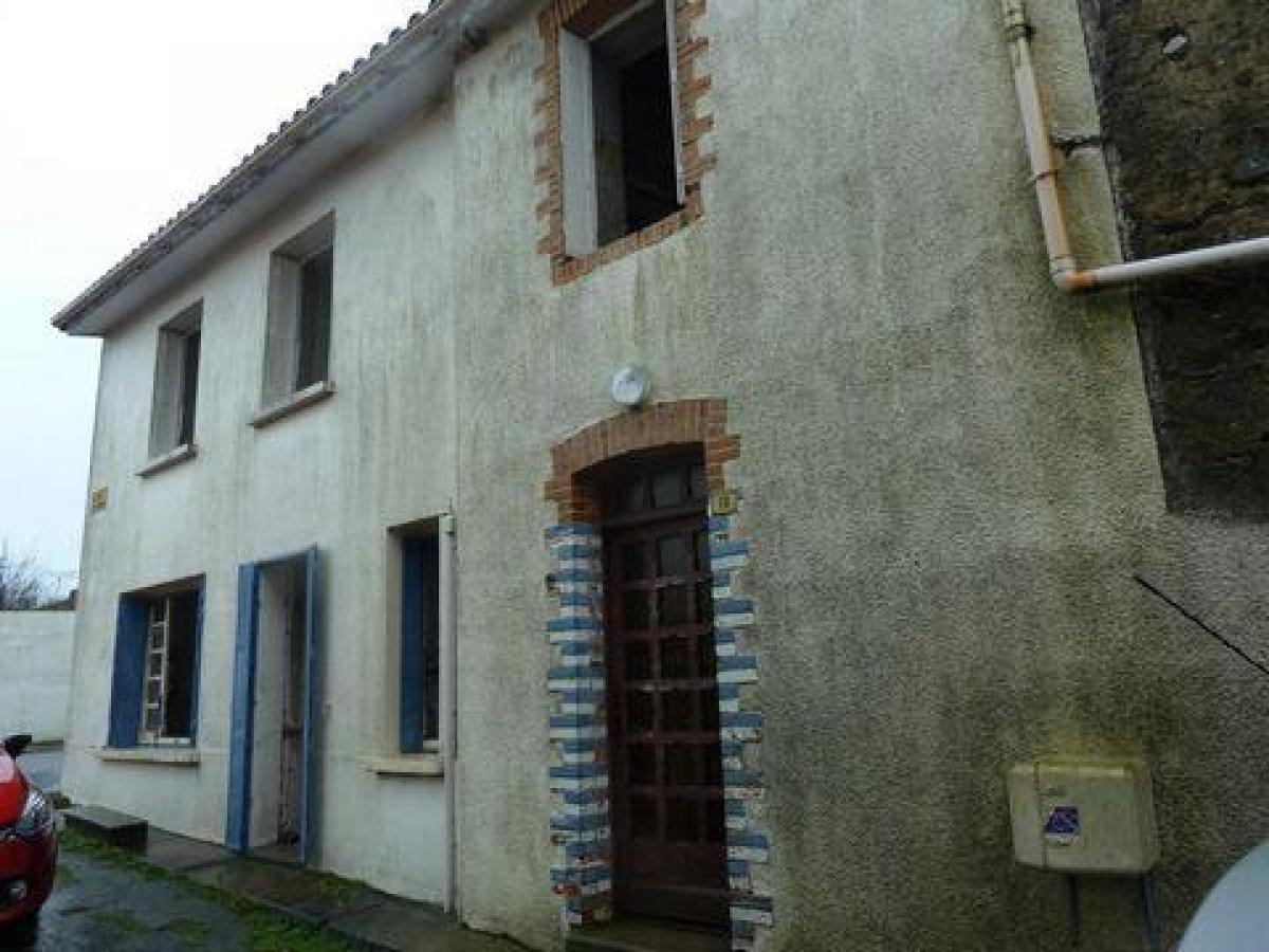 5 bedrooms House in Pouzauges, France No. 29020