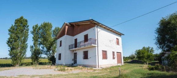 7 bedrooms House in Crevalcore, Italy No. 347709 4