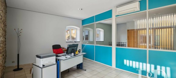 281m² Office in Reventin-Vaugris, France No. 355453 3