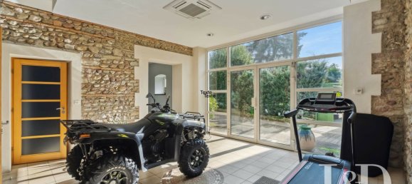 281m² Office in Reventin-Vaugris, France No. 355453 6