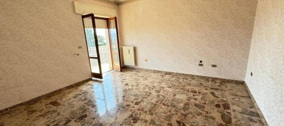 5 rooms Apartment in Pianopoli, Italy No. 17792 3