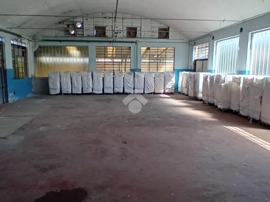 2 rooms Warehouse in Brescia, Italy No. 353969