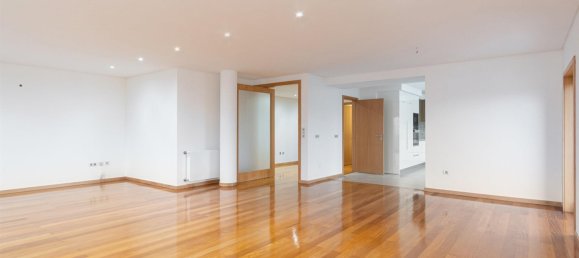 4 bedrooms Apartment in Vila Nova de Gaia, Portugal No. 114012 8