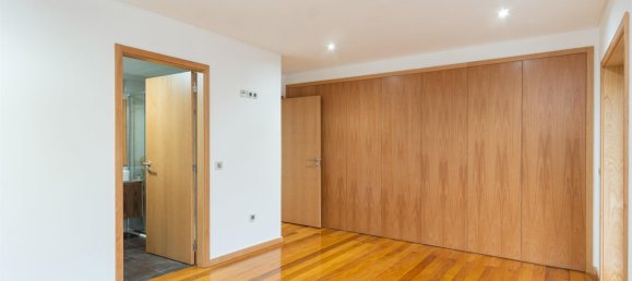 4 bedrooms Apartment in Vila Nova de Gaia, Portugal No. 114012 25