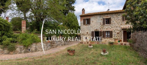 Дом с 4 спальнями в Лучиньяно, Италия № 195560 2